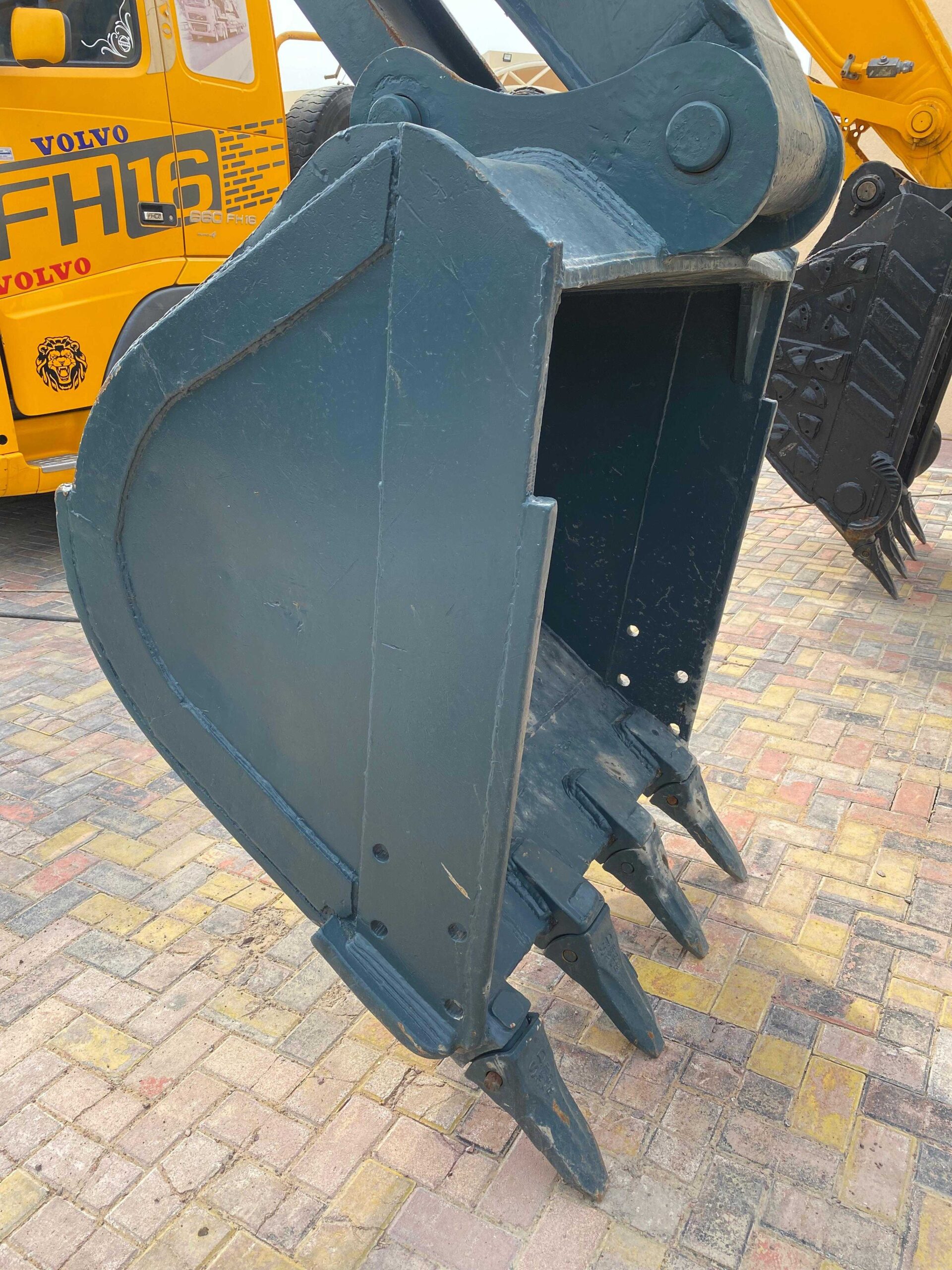 Экскаватор HYUNDAI R220L