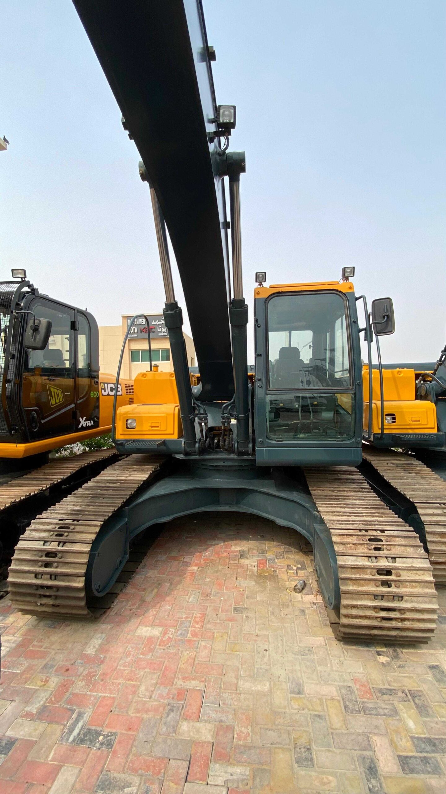 Экскаватор HYUNDAI R220L