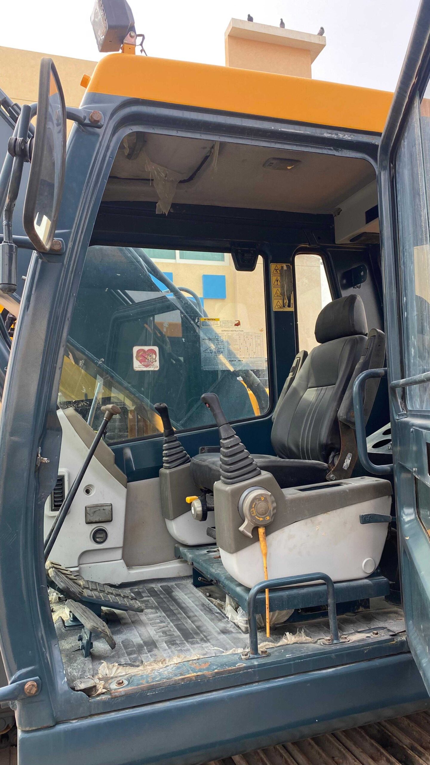 Экскаватор HYUNDAI R220L