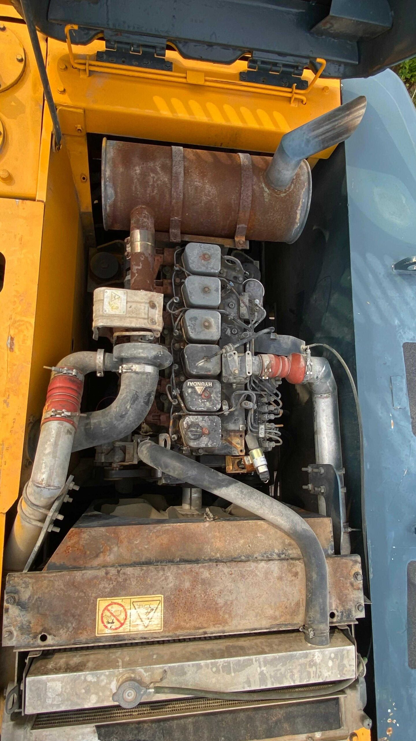 Экскаватор HYUNDAI R220L