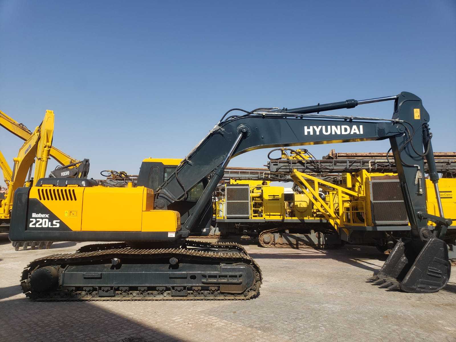 Экскаватор HYUNDAI R220LS