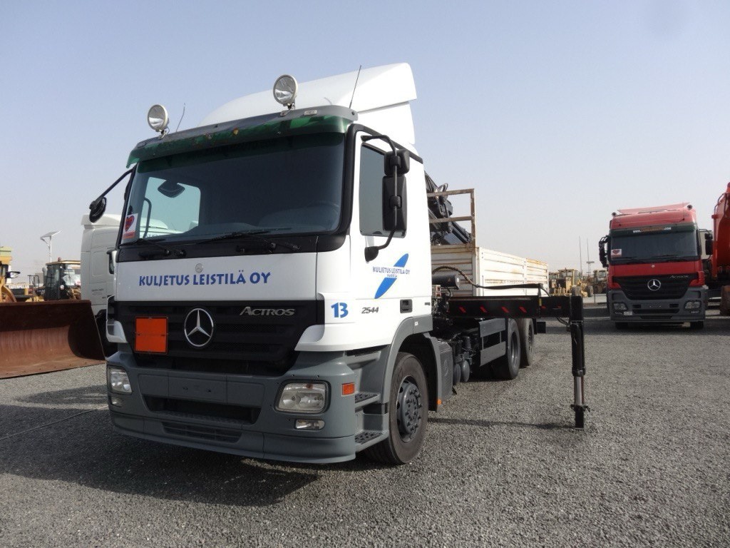 Грузовик с краном Mercedes-Benz Actros MP2 2544 Euro 4