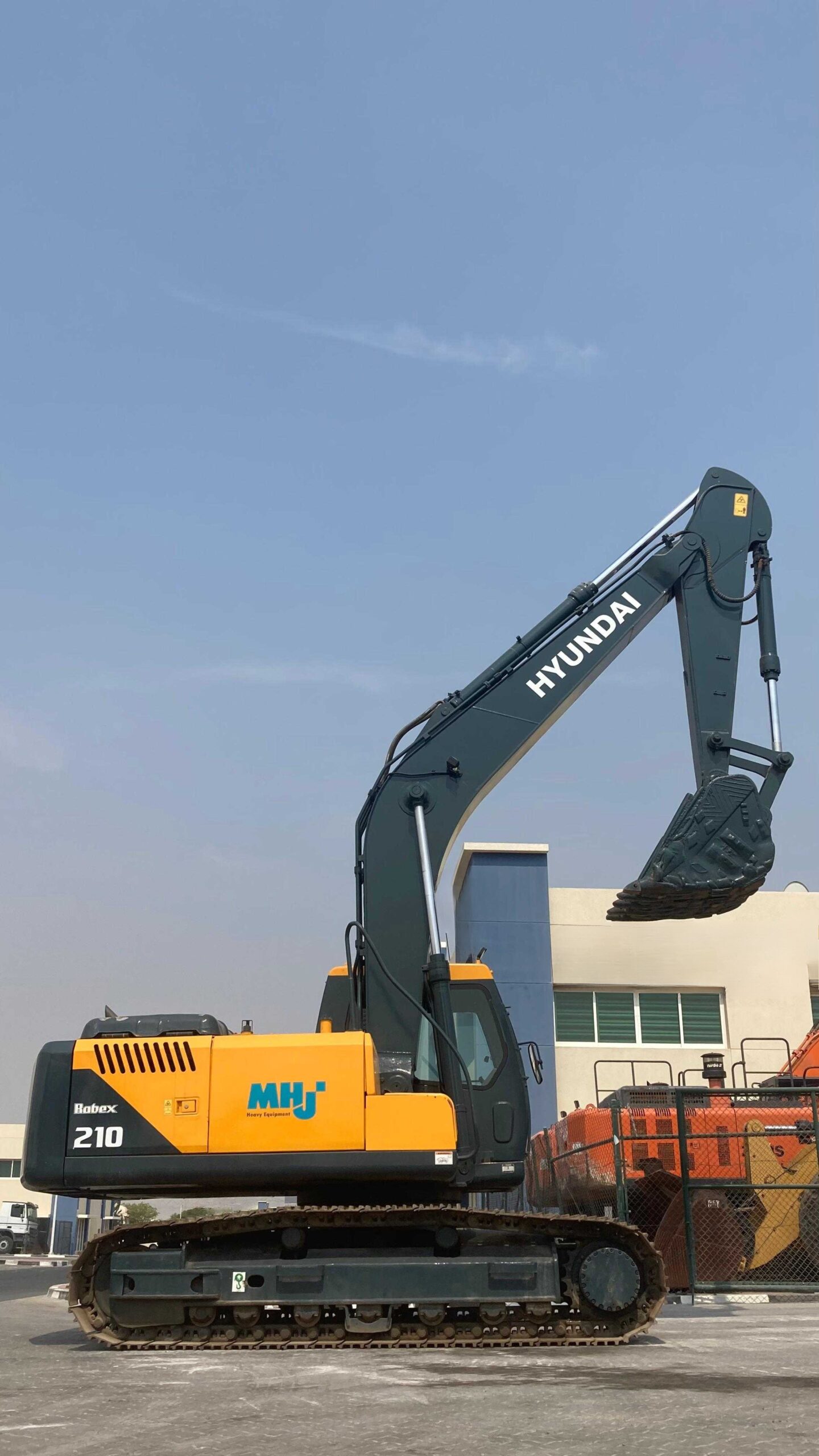 Экскаватор HYUNDAI R210-7V