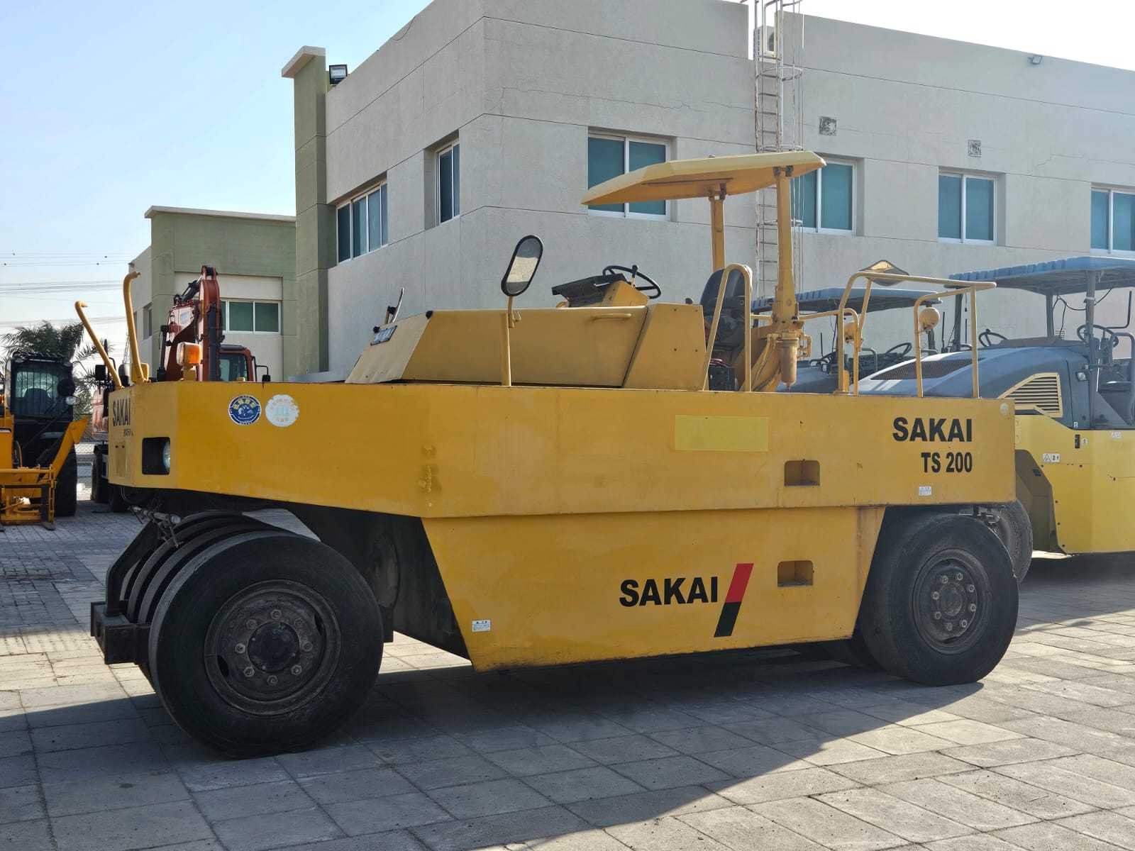 Дорожный каток SAKAI TS200