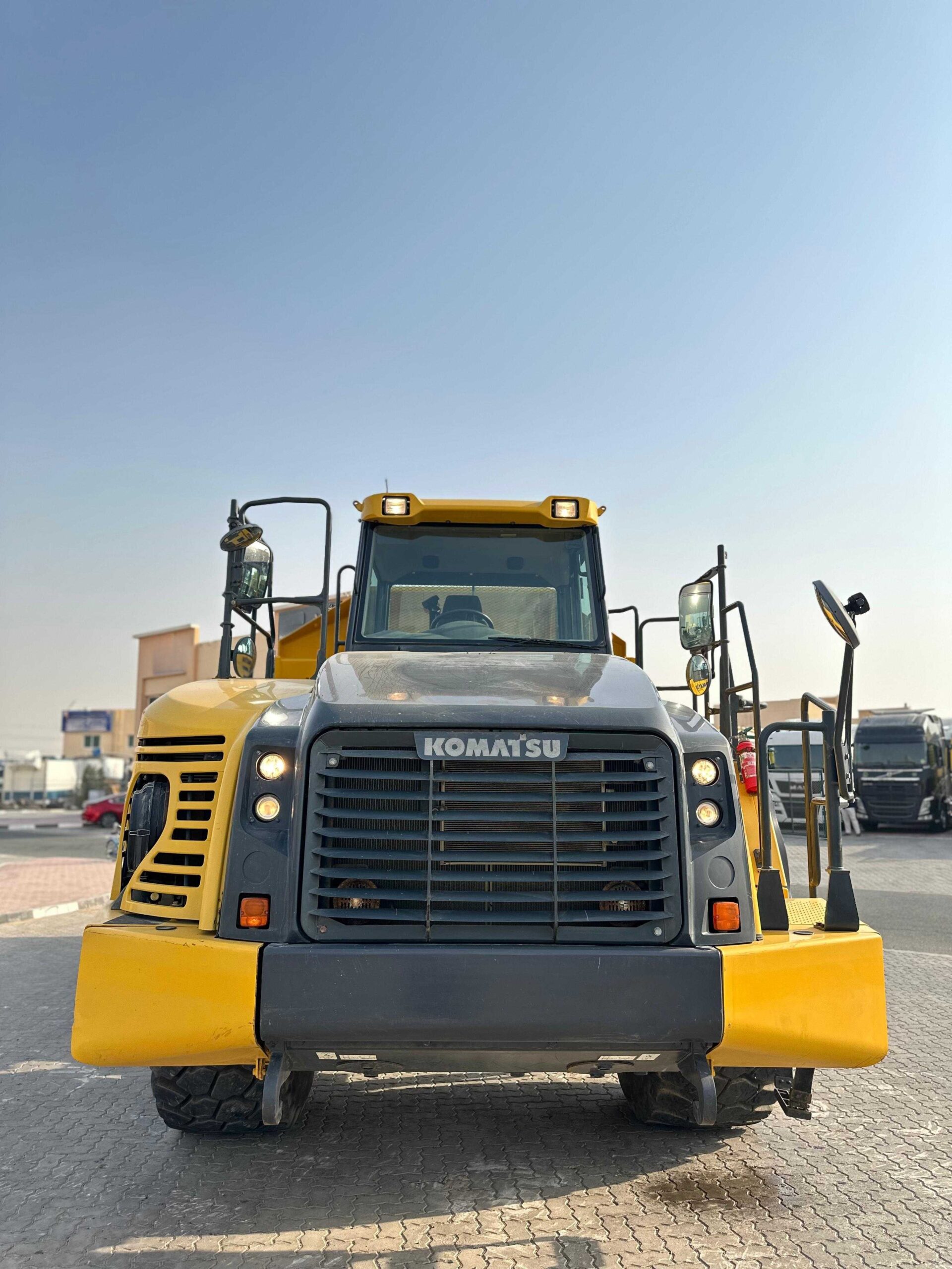 Самосвал KOMATSU HM400-3R