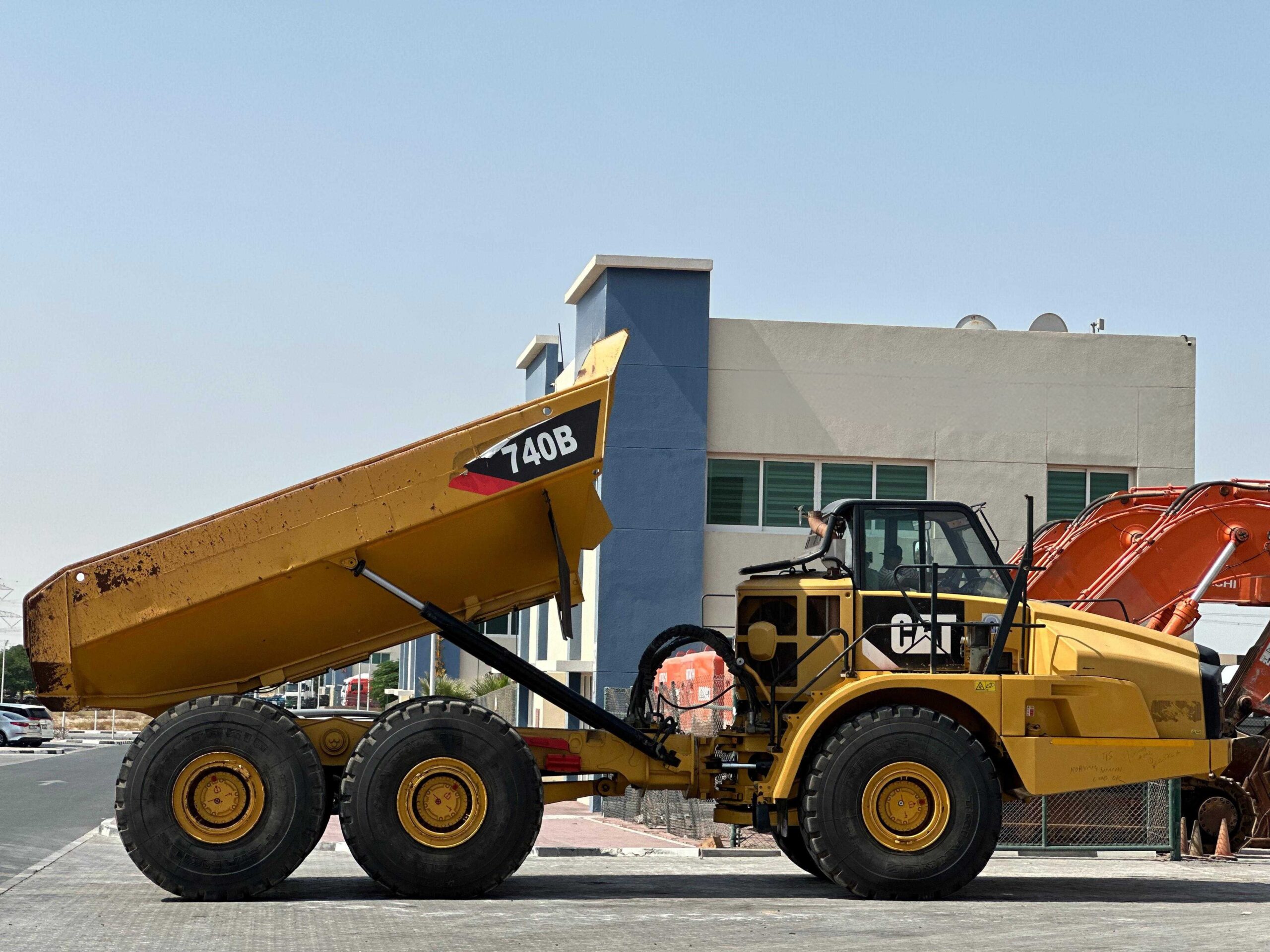 Самосвал CATERPILLAR 740B
