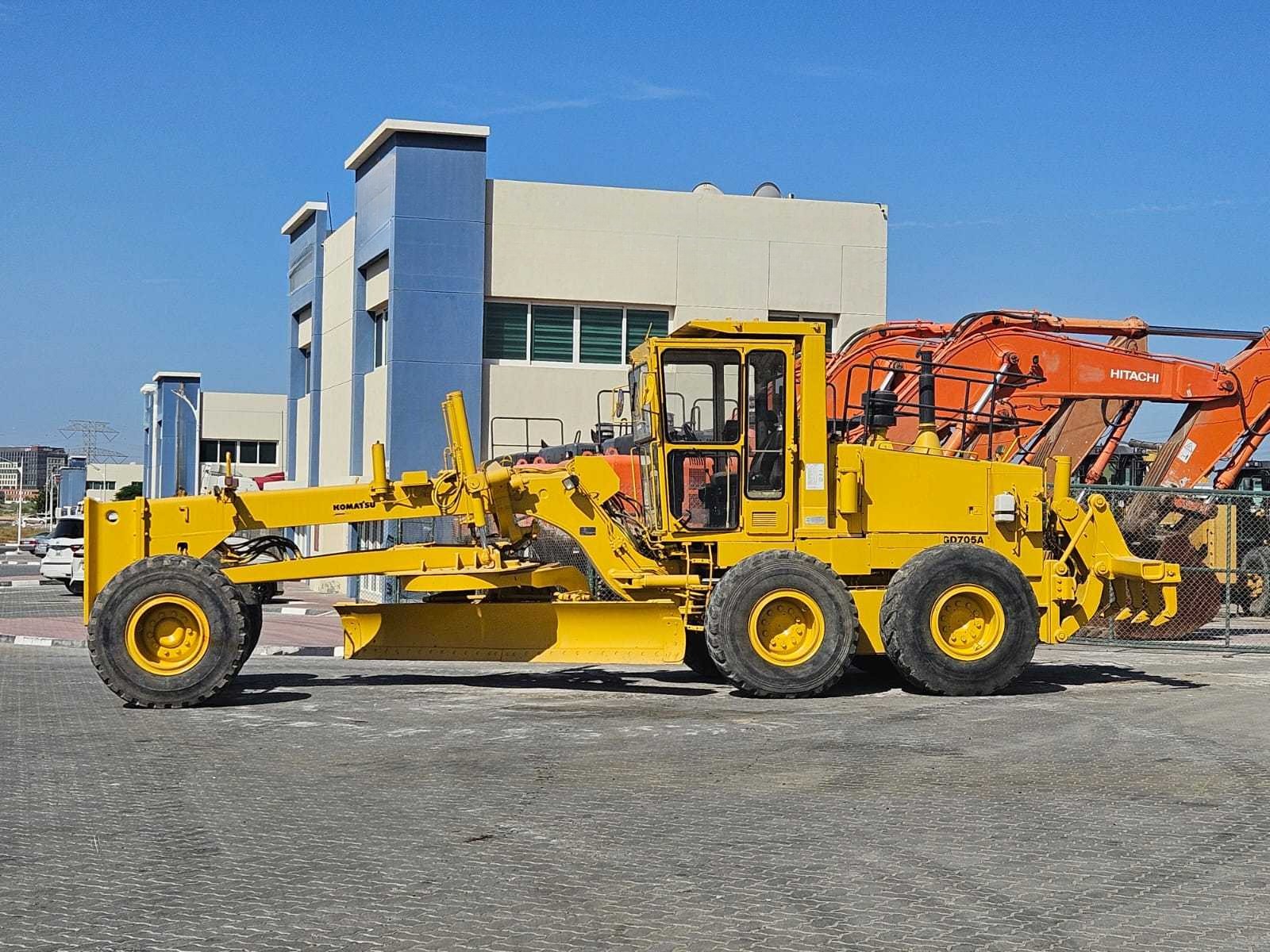 Грейдер KOMATSU GD705A-4