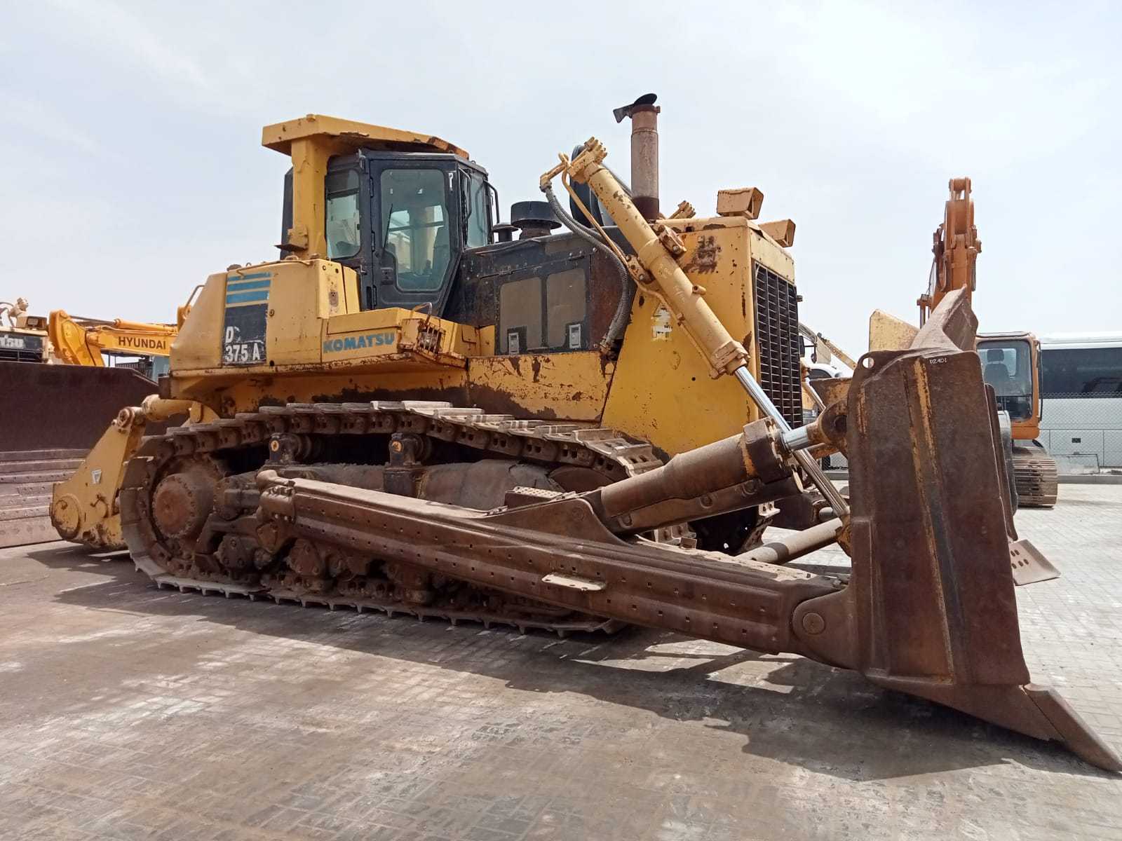 Бульдозер KOMATSU D375A-5 Бульдозер KOMATSU D375A-5
