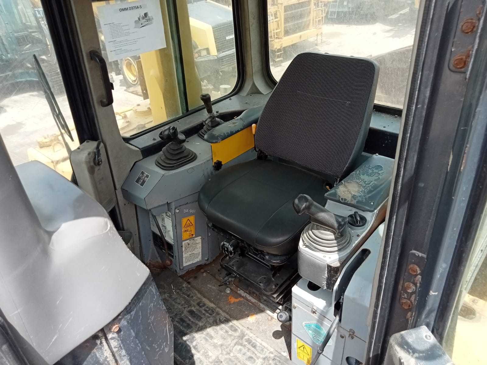 Бульдозер KOMATSU D375A-5 Бульдозер KOMATSU D375A-5