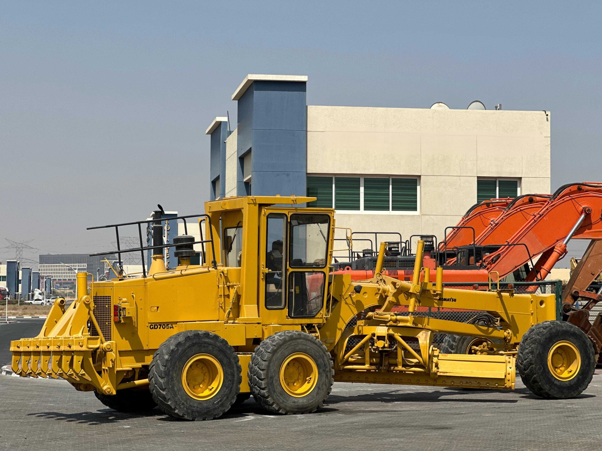 Грейдер KOMATSU GD705A-4