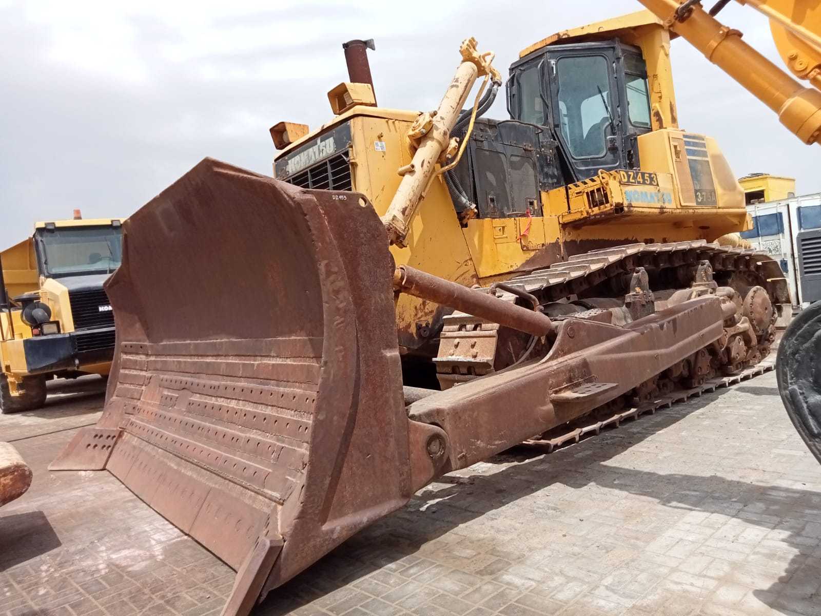 Бульдозер KOMATSU D375A-5