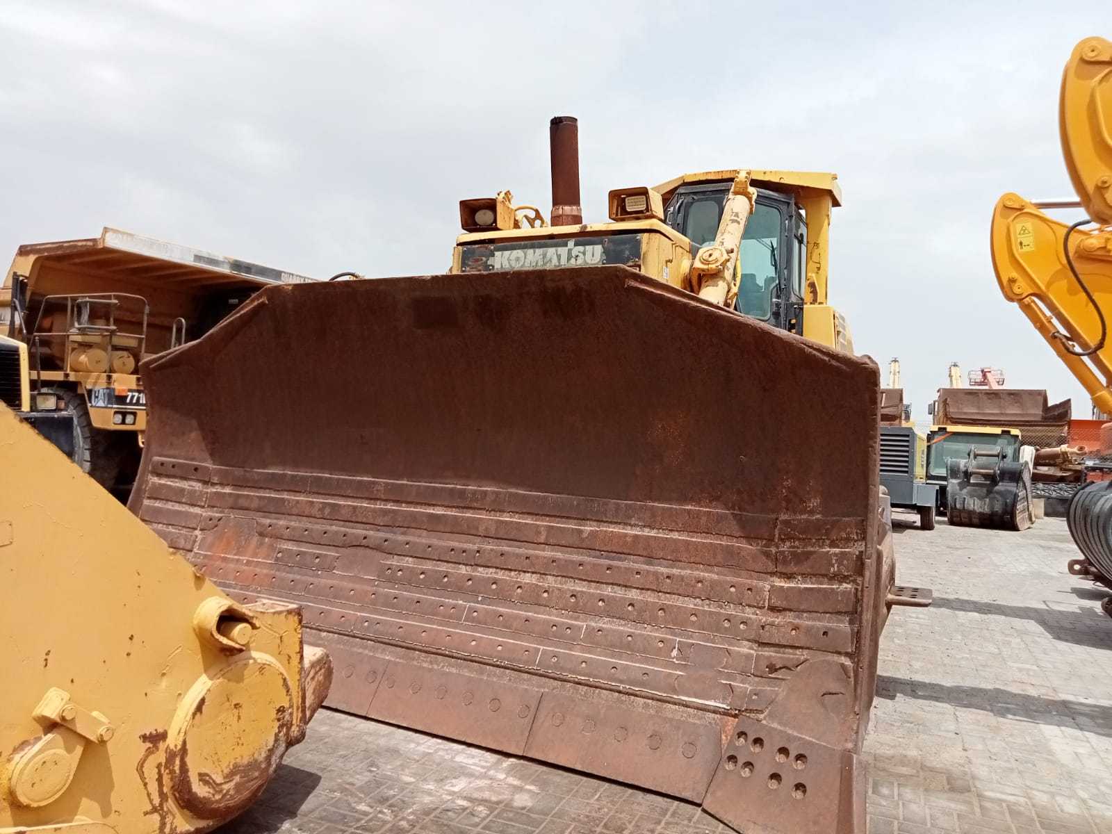 Бульдозер KOMATSU D375A-5