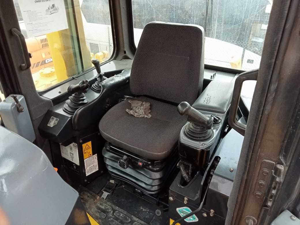 Бульдозер KOMATSU D375A-5 Бульдозер KOMATSU D375A-5