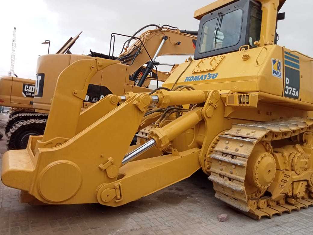 Бульдозер KOMATSU D375A-5 Бульдозер KOMATSU D375A-5