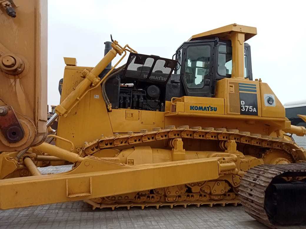 Бульдозер KOMATSU D375A-5 Бульдозер KOMATSU D375A-5
