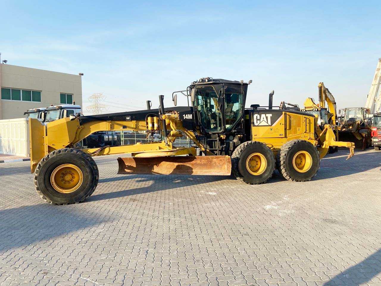 Грейдер CATERPILLAR 14M