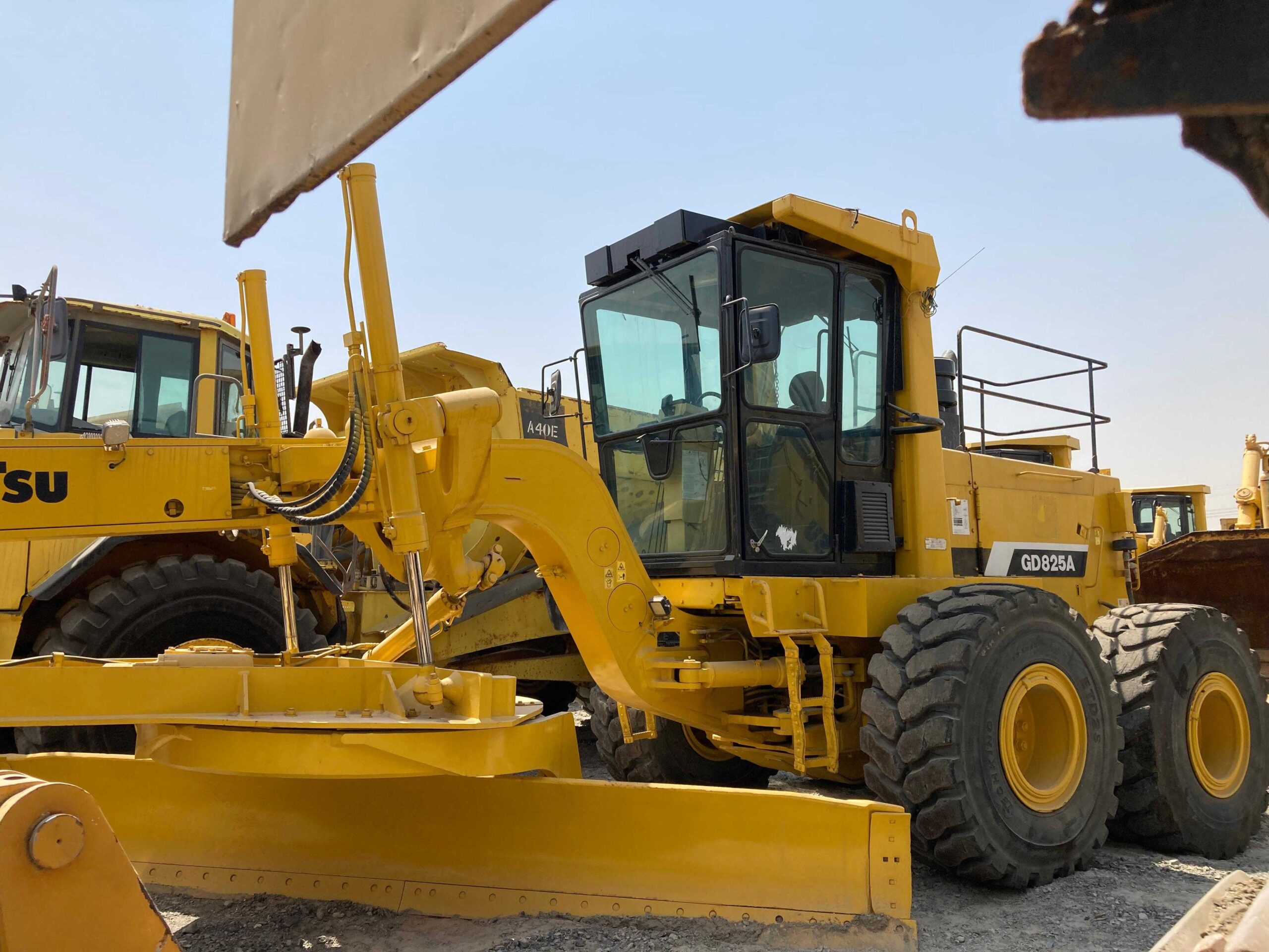 Грейдер KOMATSU GD825A-2