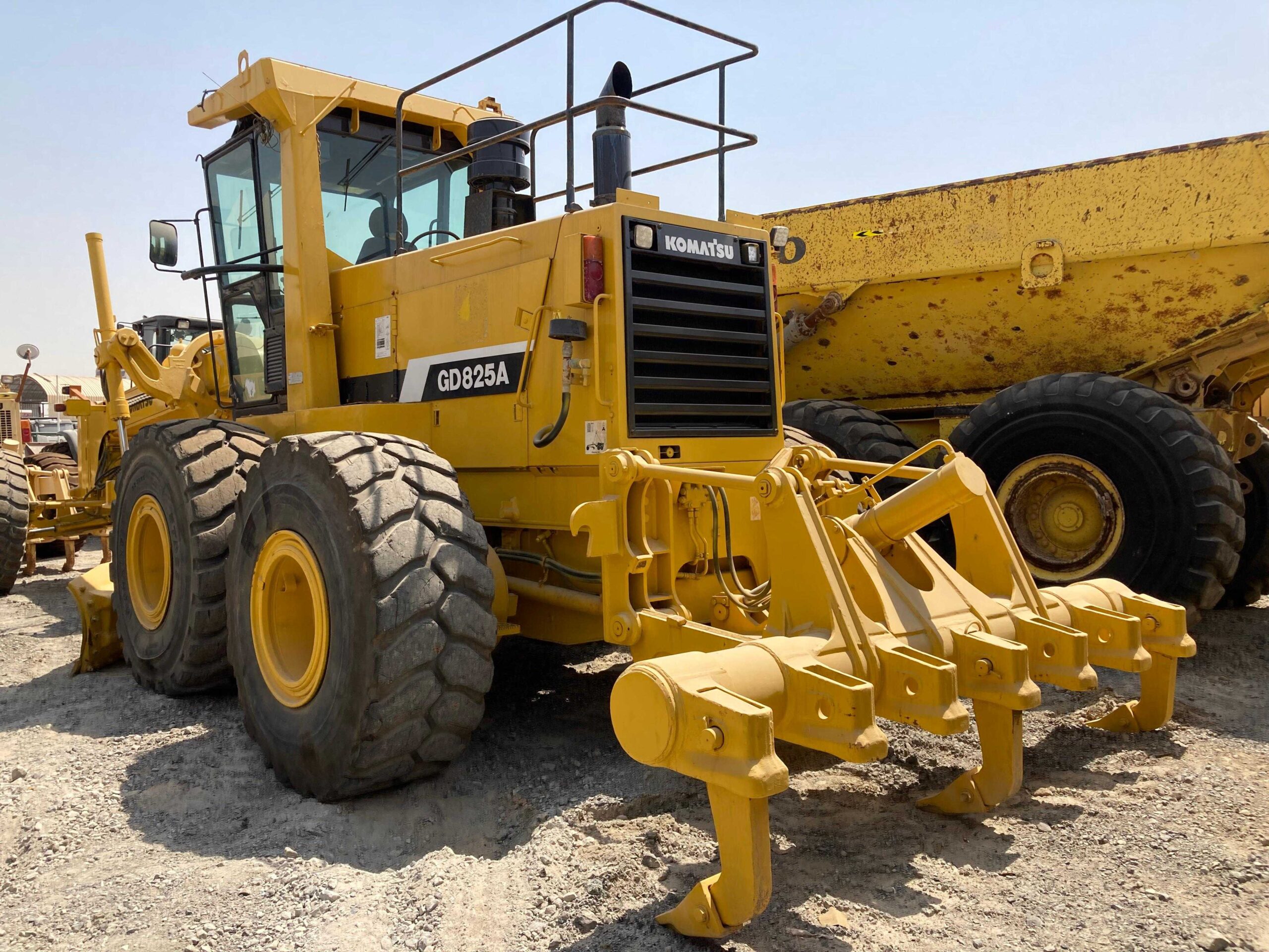 Грейдер KOMATSU GD825A-2