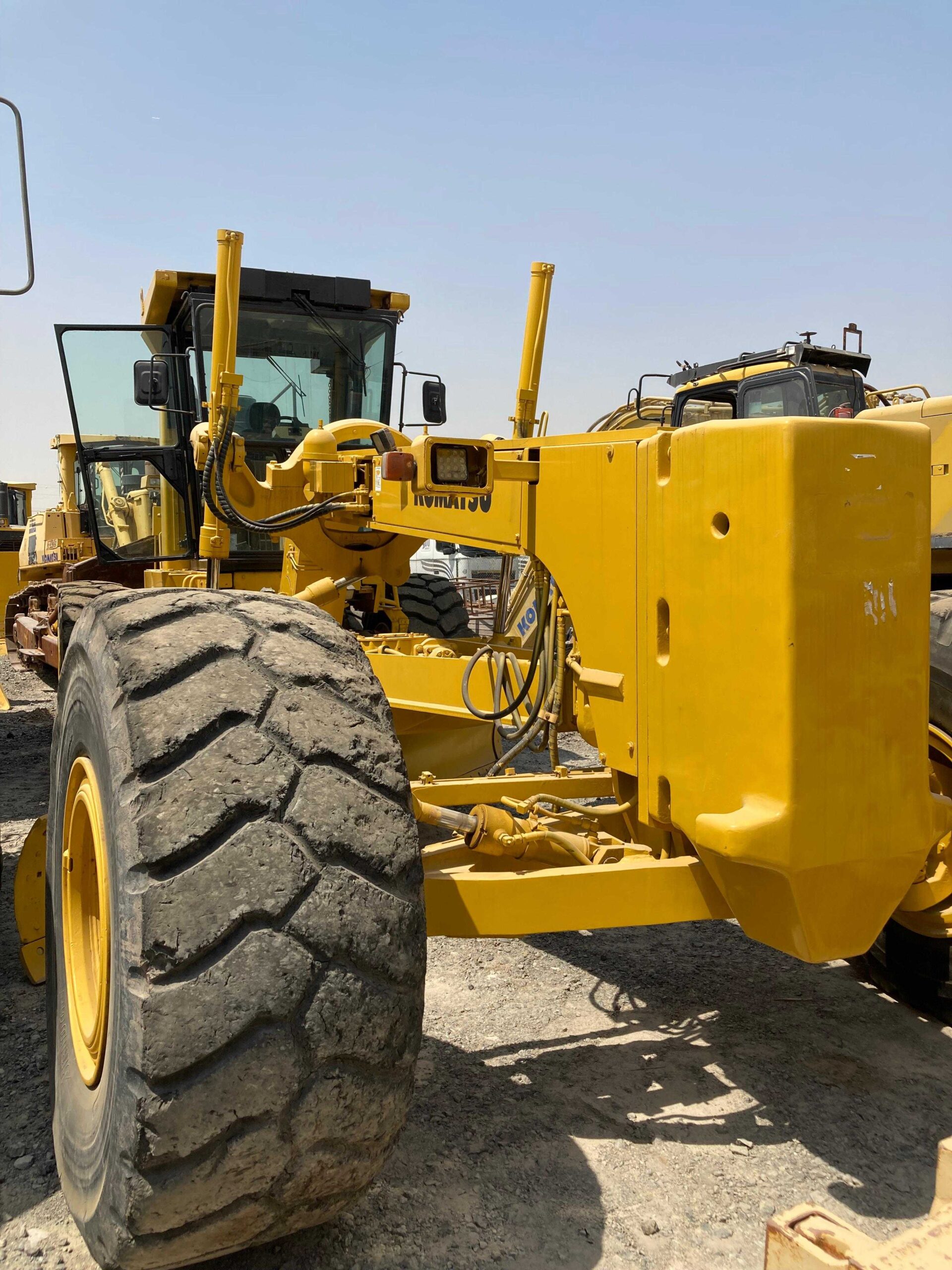 Грейдер KOMATSU GD825A-2