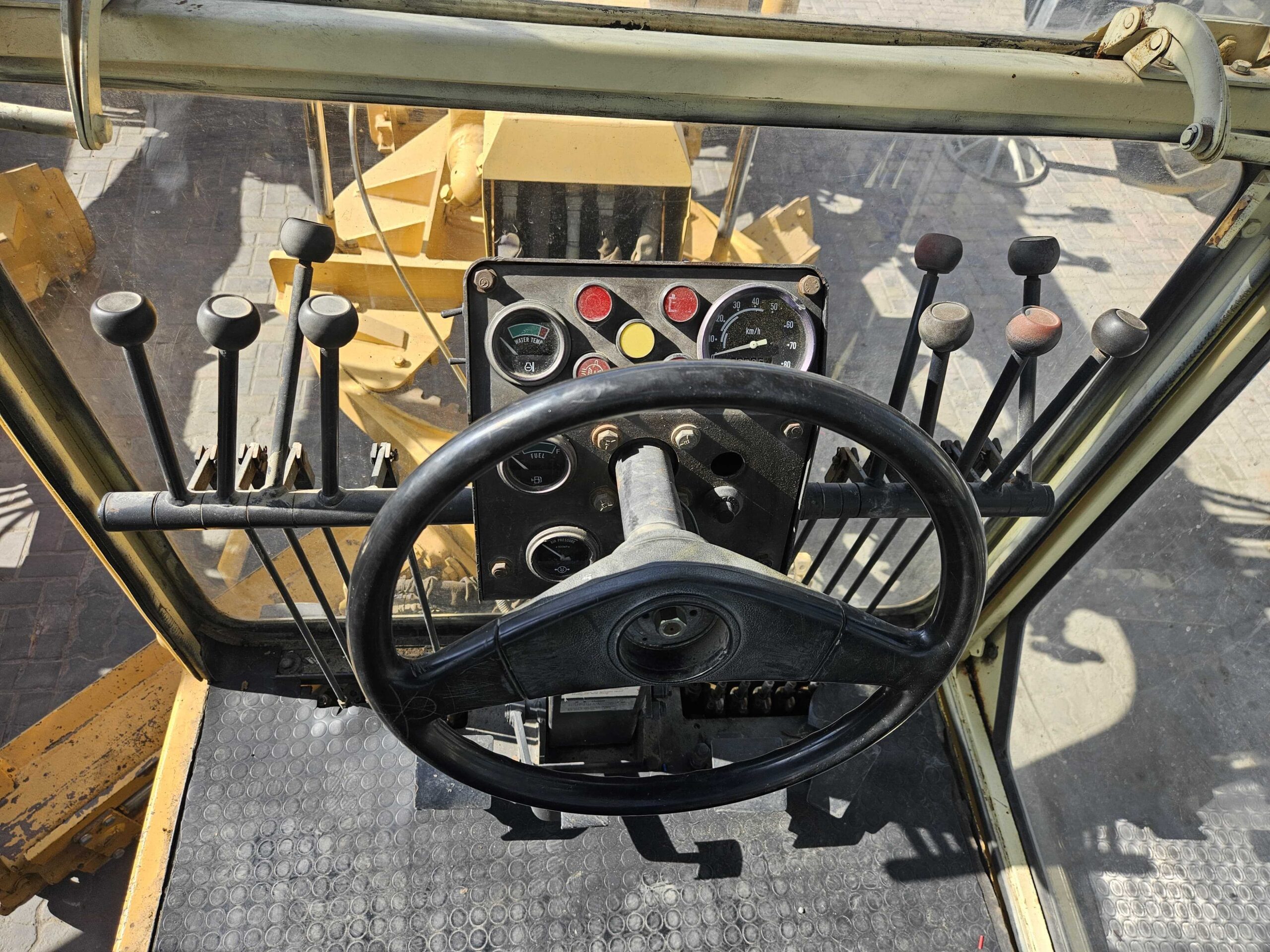 Грейдер KOMATSU GD623A-1