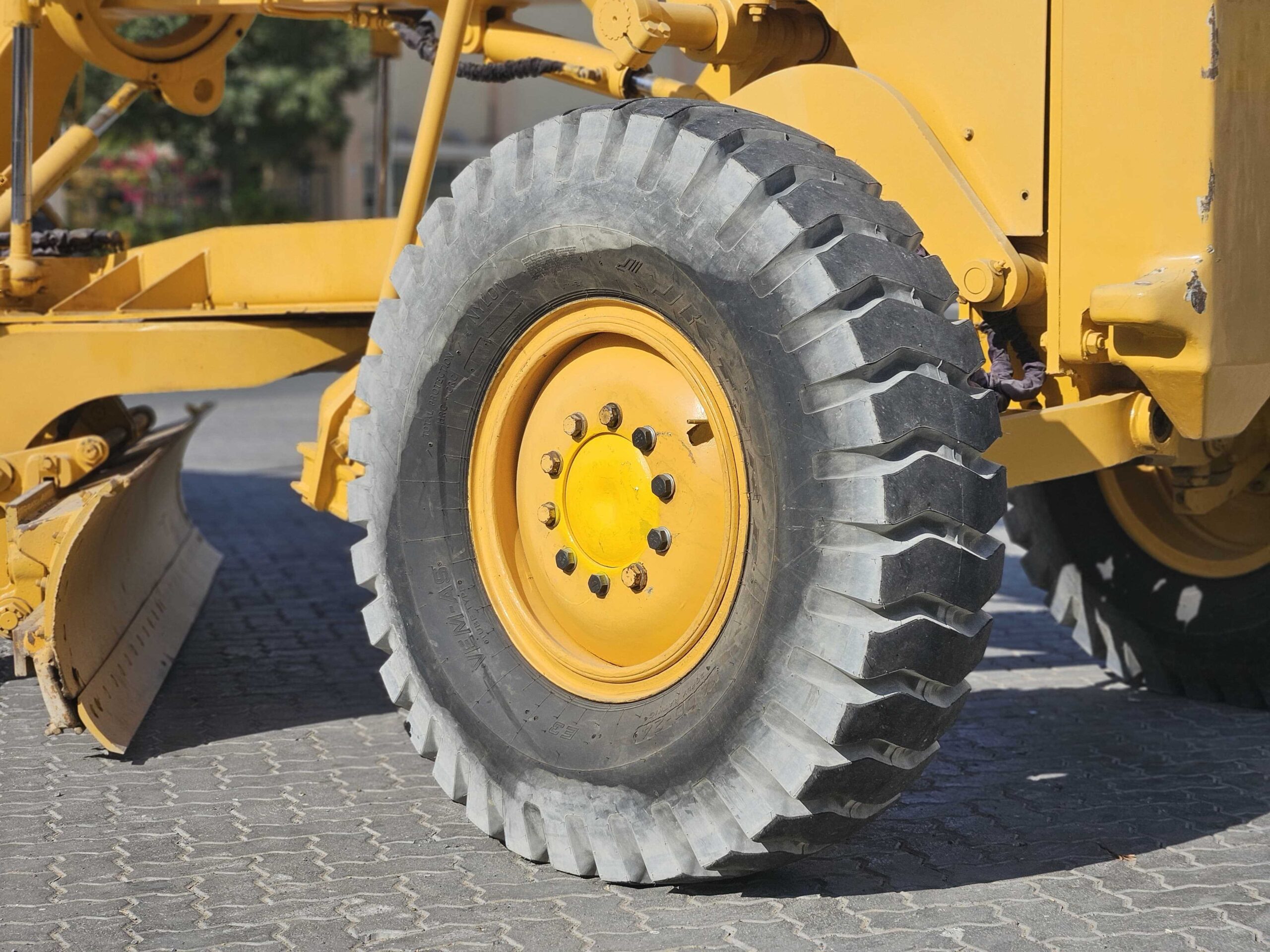 Грейдер KOMATSU GD623A-1