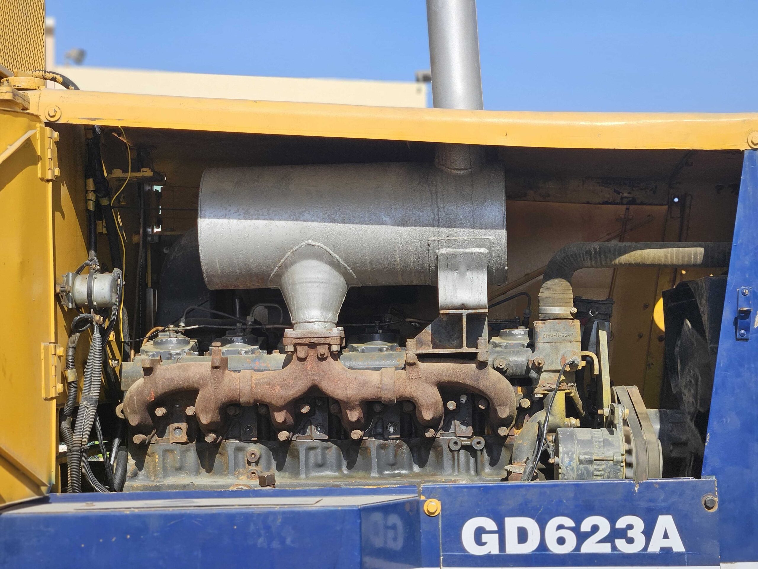 Грейдер KOMATSU GD623A-1