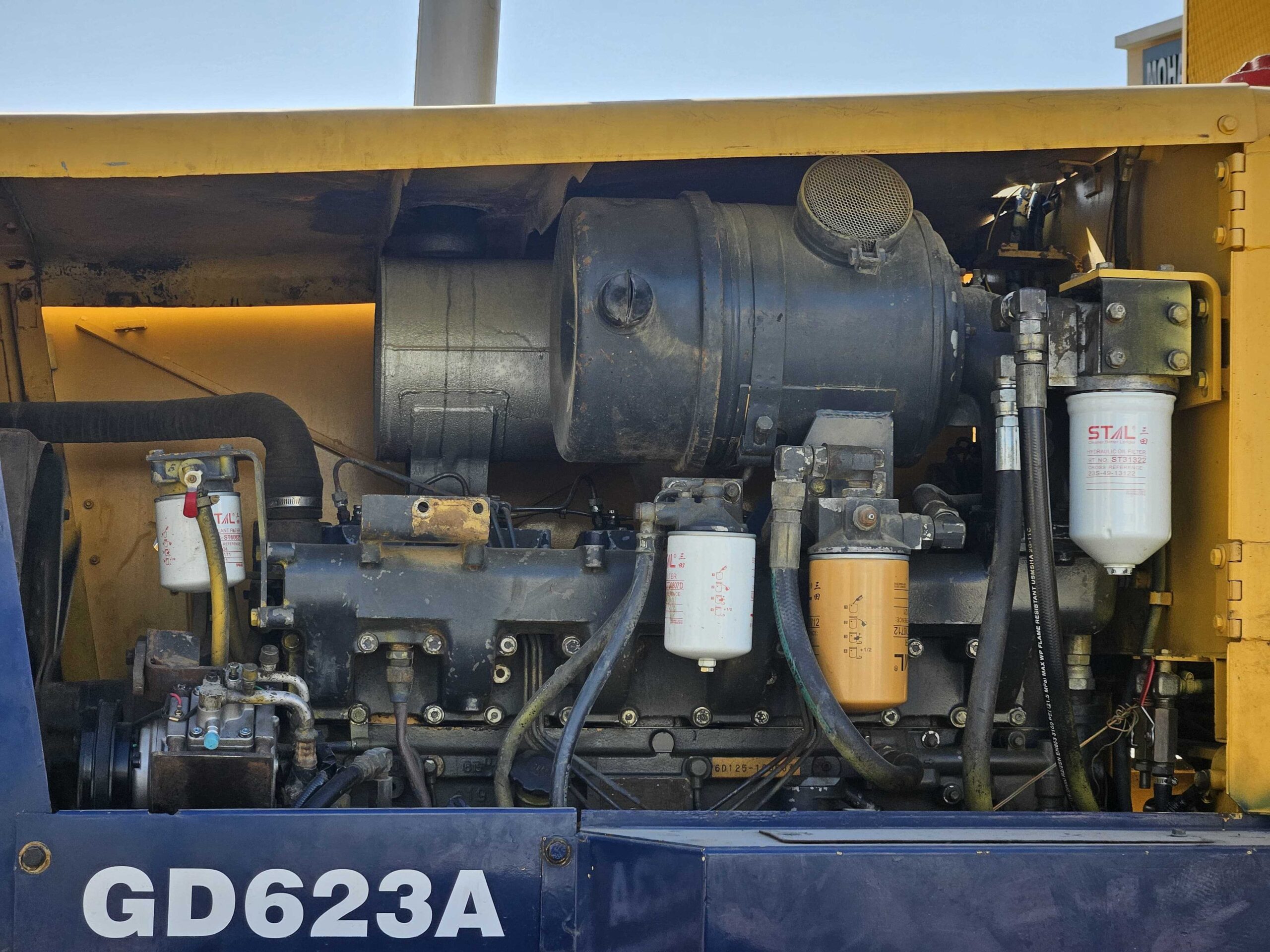 Грейдер KOMATSU GD623A-1