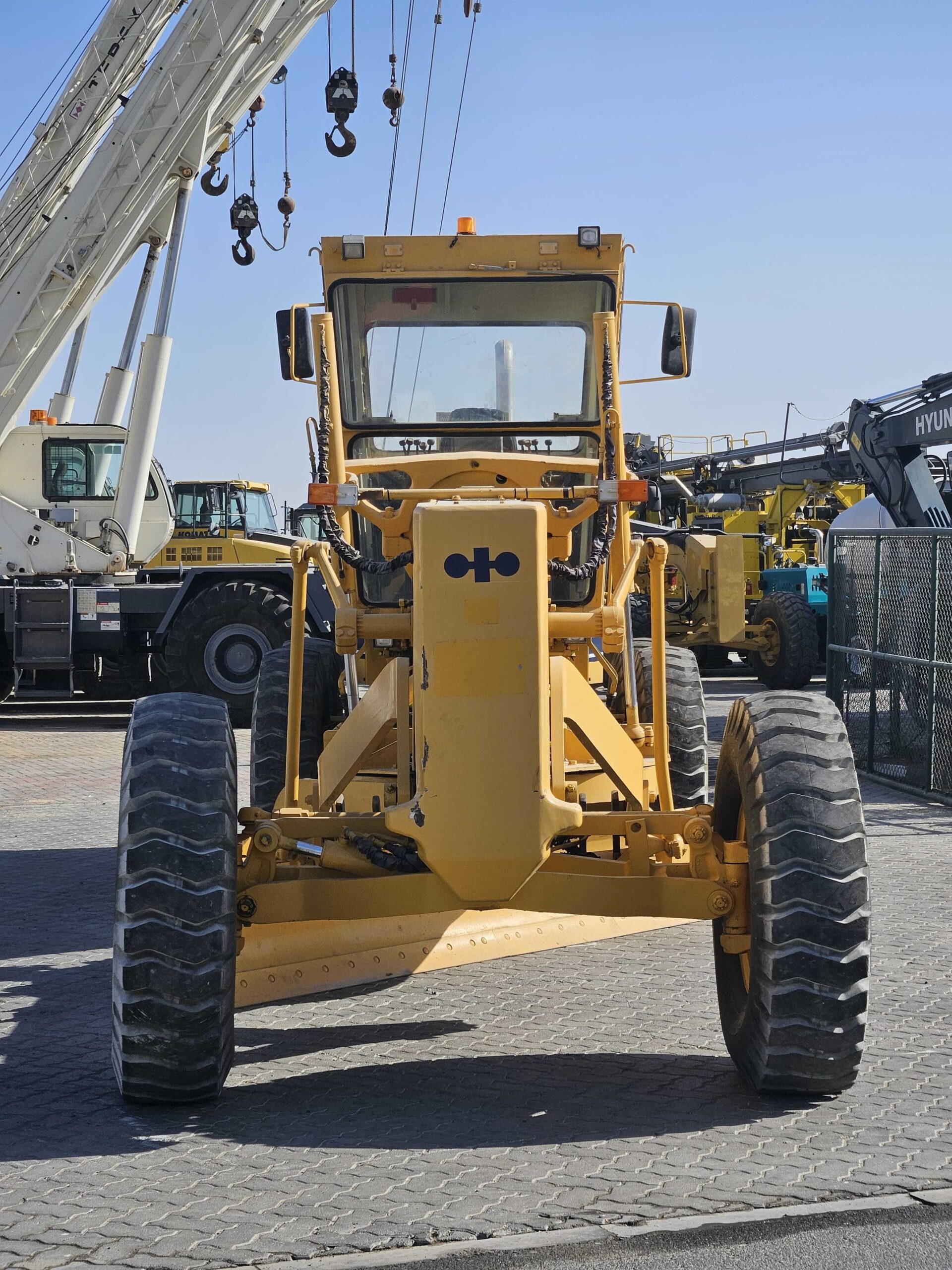 Грейдер KOMATSU GD623A-1