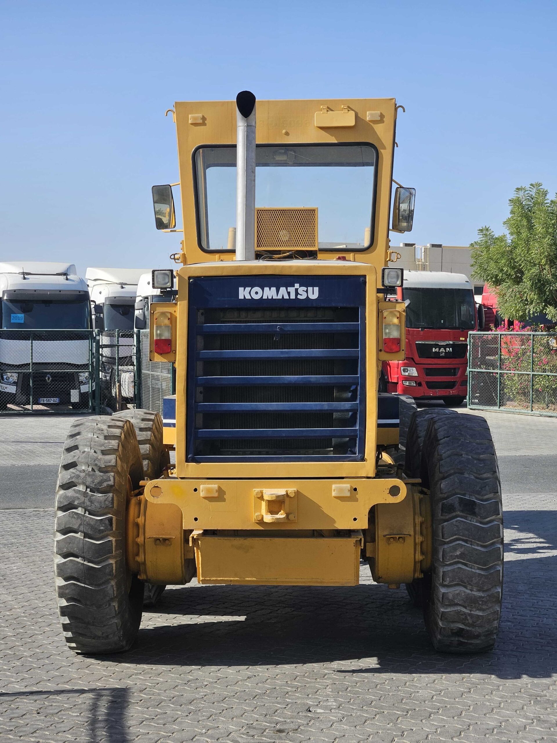 Грейдер KOMATSU GD623A-1