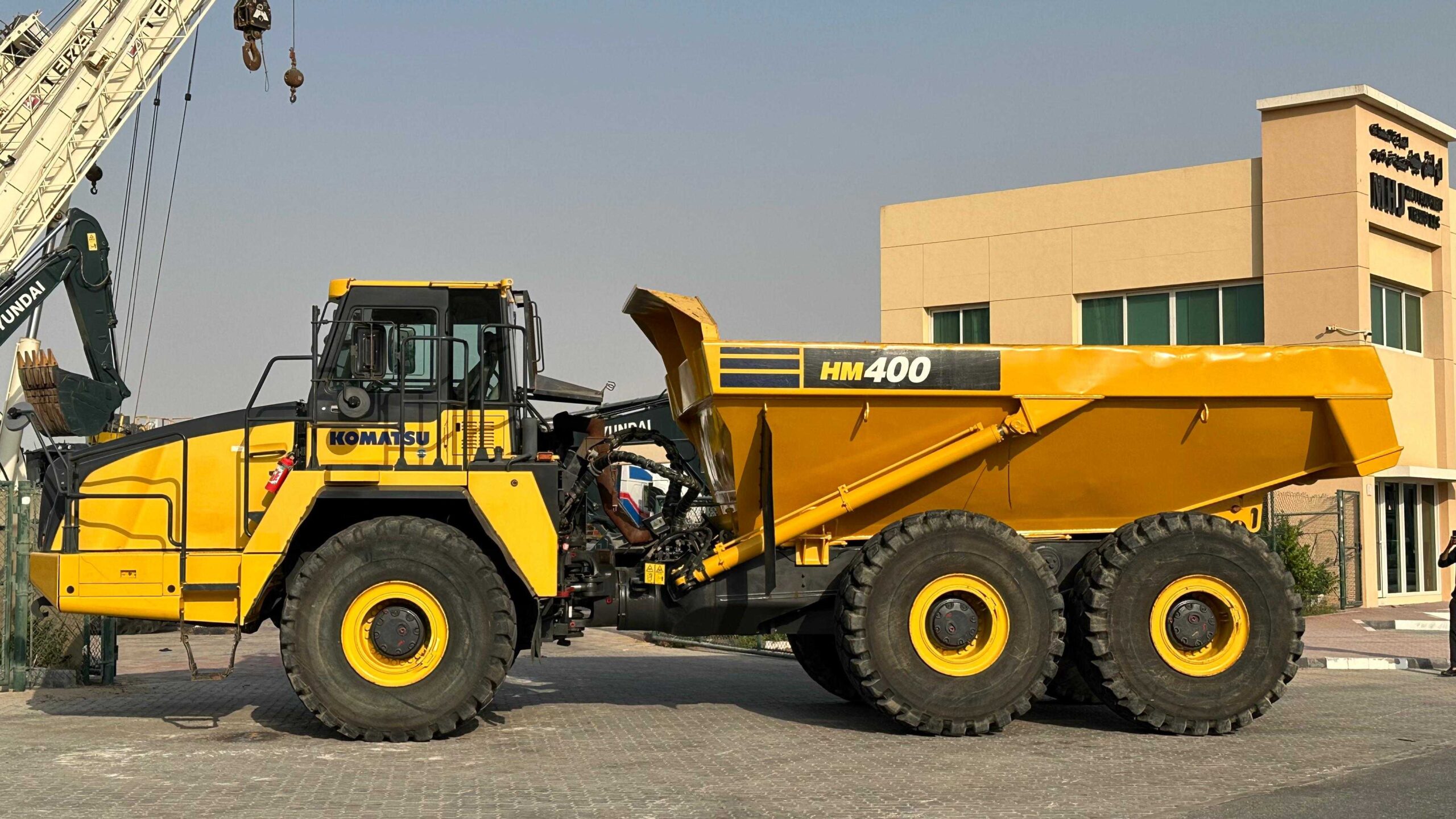 Самосвал KOMATSU HM400-3R
