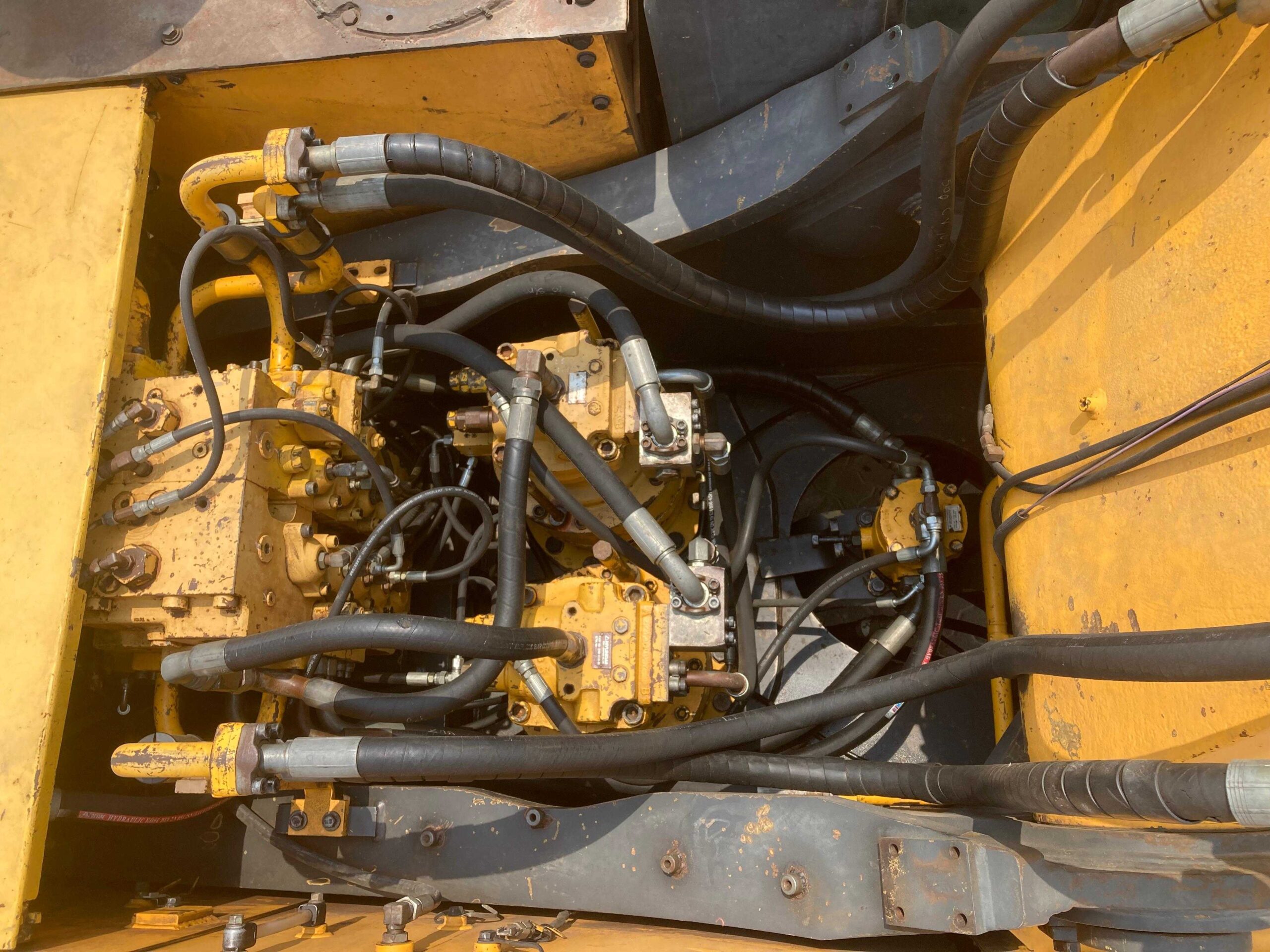 Экскаватор HYUNDAI R500LC-7