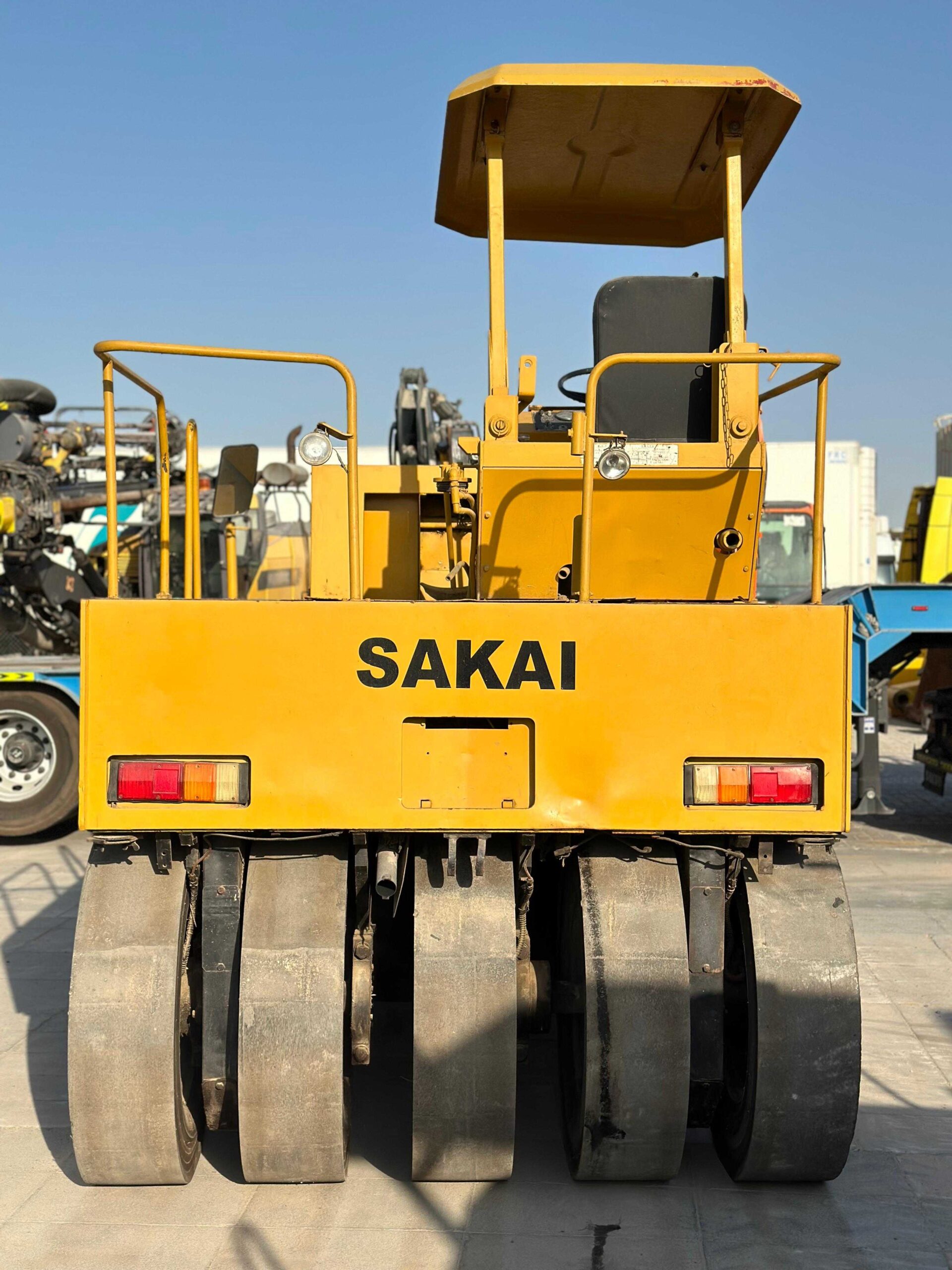 Дорожный каток SAKAI TS200