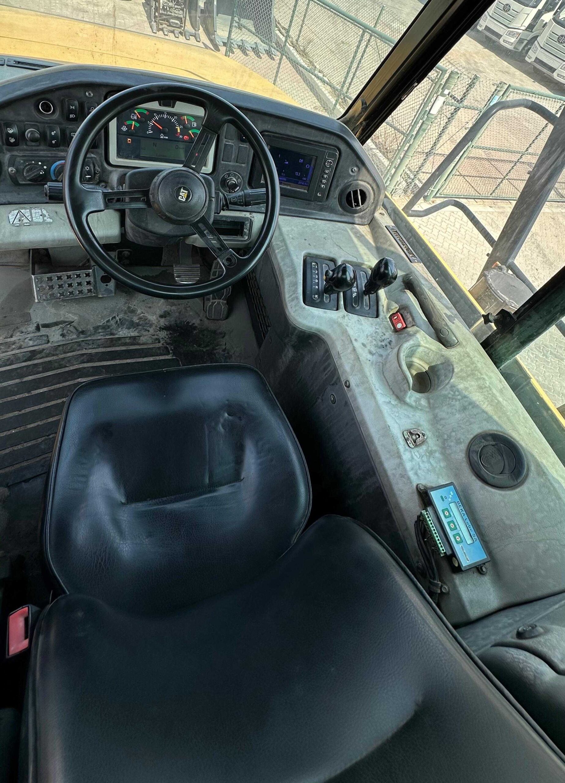 Самосвал CATERPILLAR 740B
