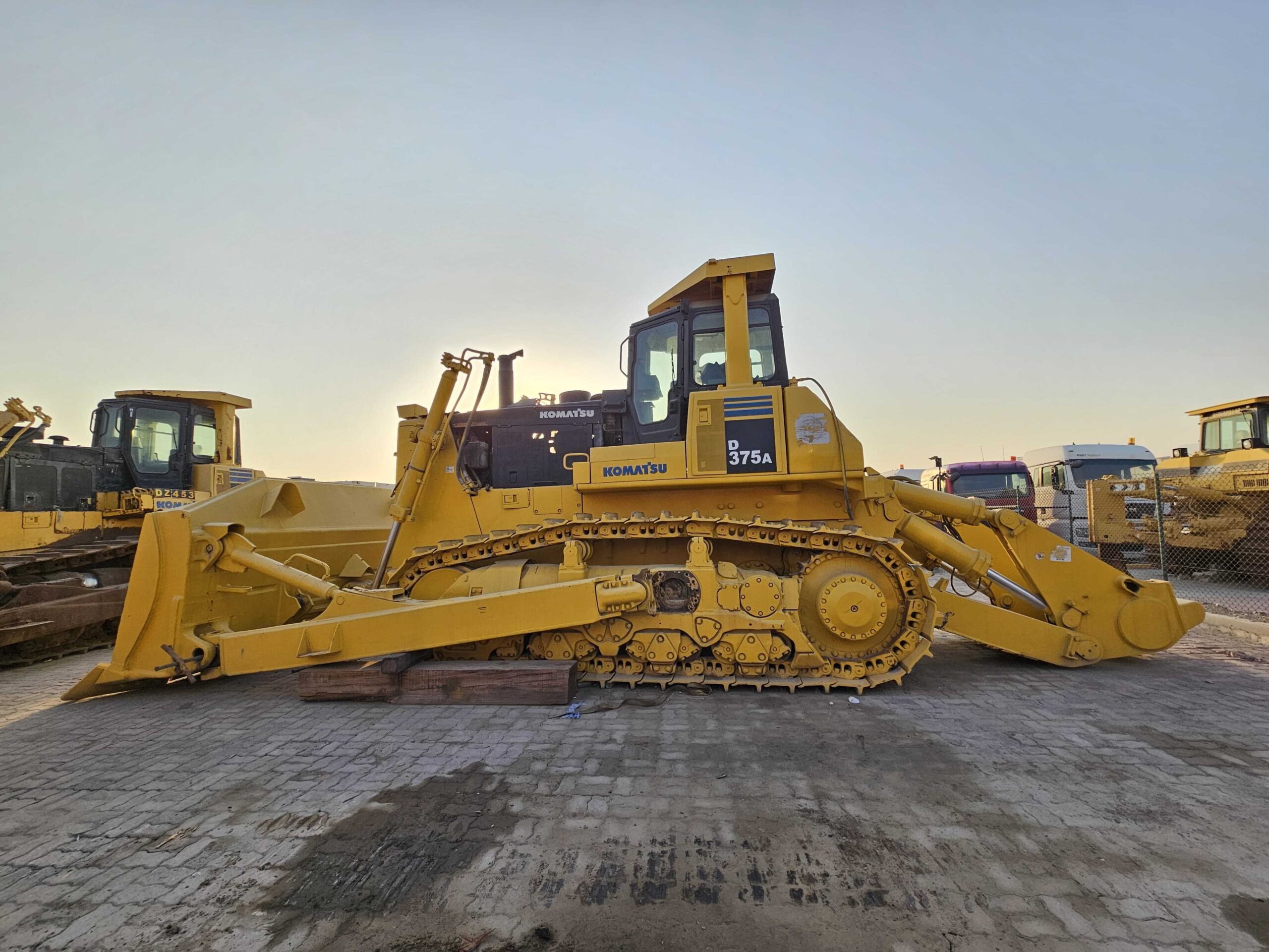 Бульдозер KOMATSU D375A-5