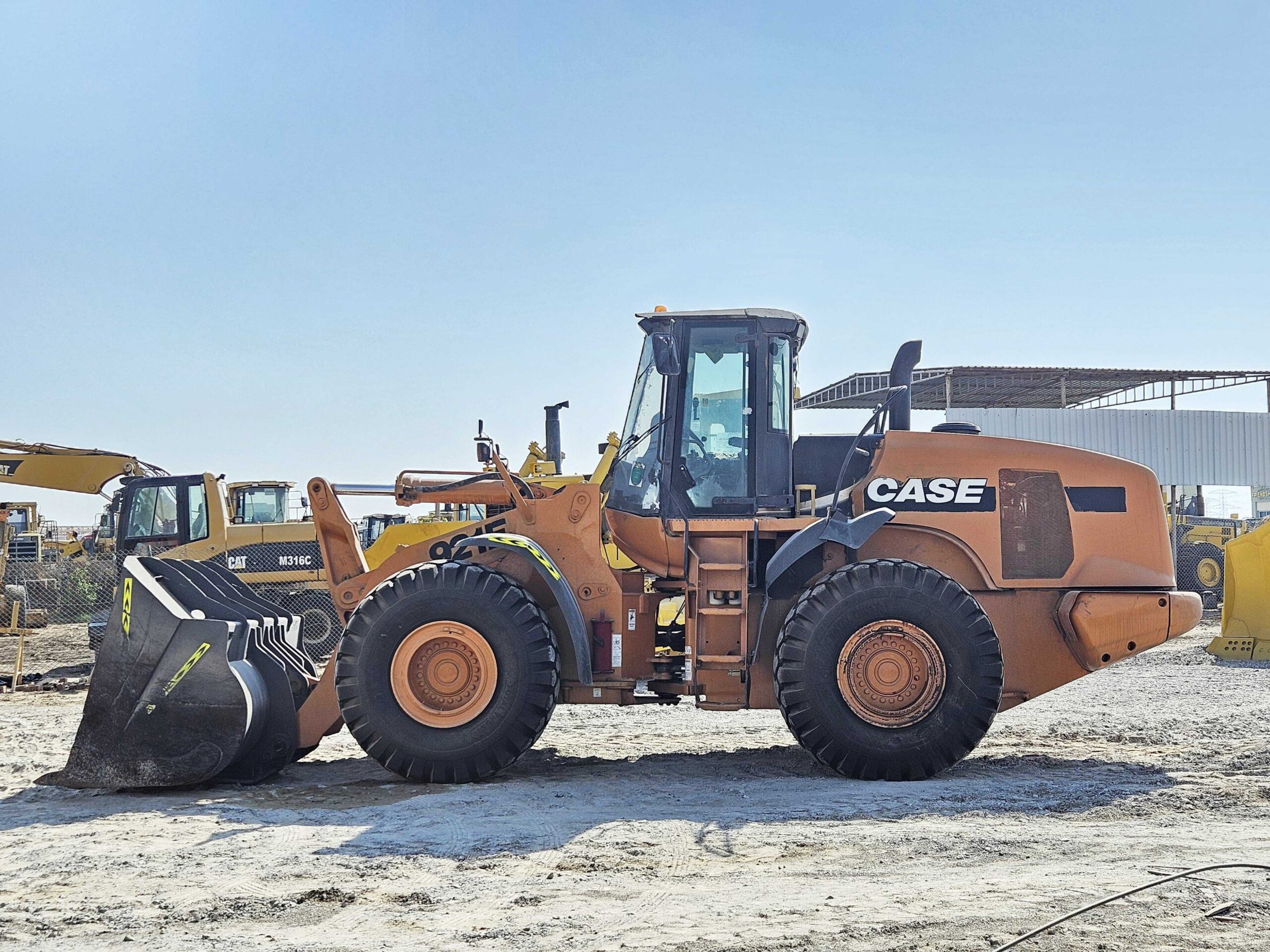 Погрузчик CASE 921E
