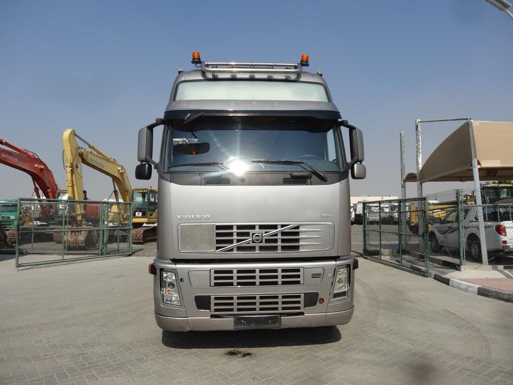 Грузовик Volvo FH480 Skiploader Truck Грузовик Volvo FH480 Skiploader Truck