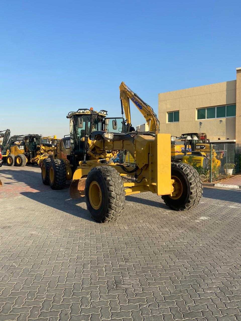 Грейдер CATERPILLAR 14M