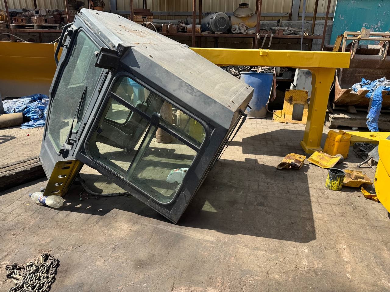 Кабина Komatsu 375-5