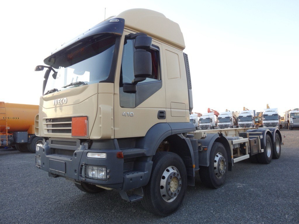 Грузовик Iveco 410 Trakker