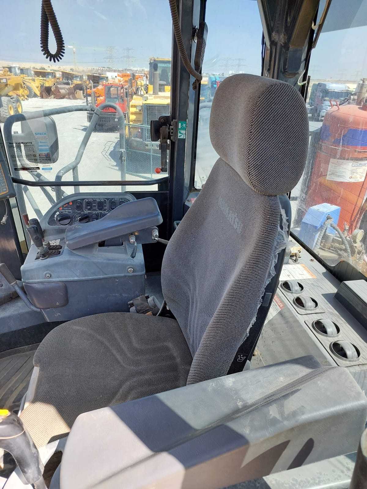 Погрузчик KOMATSU WA600-6R