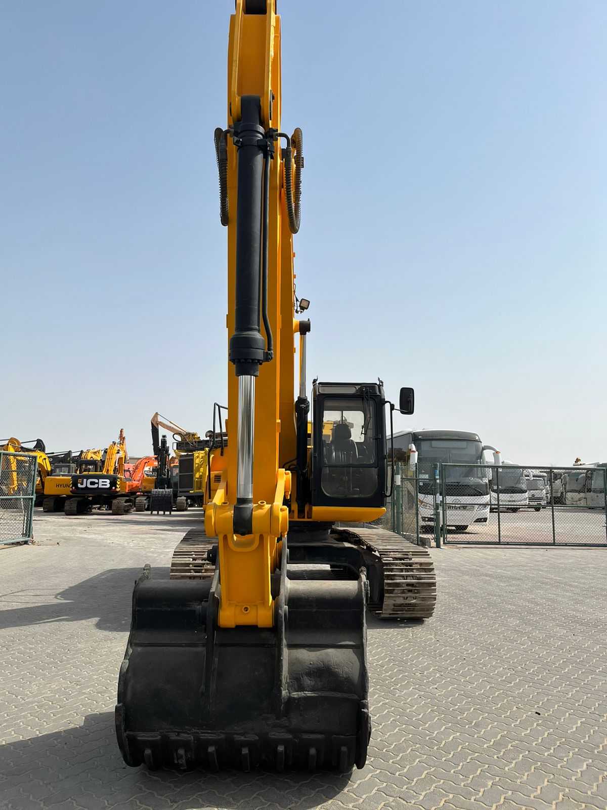 Экскаватор JCB JS220