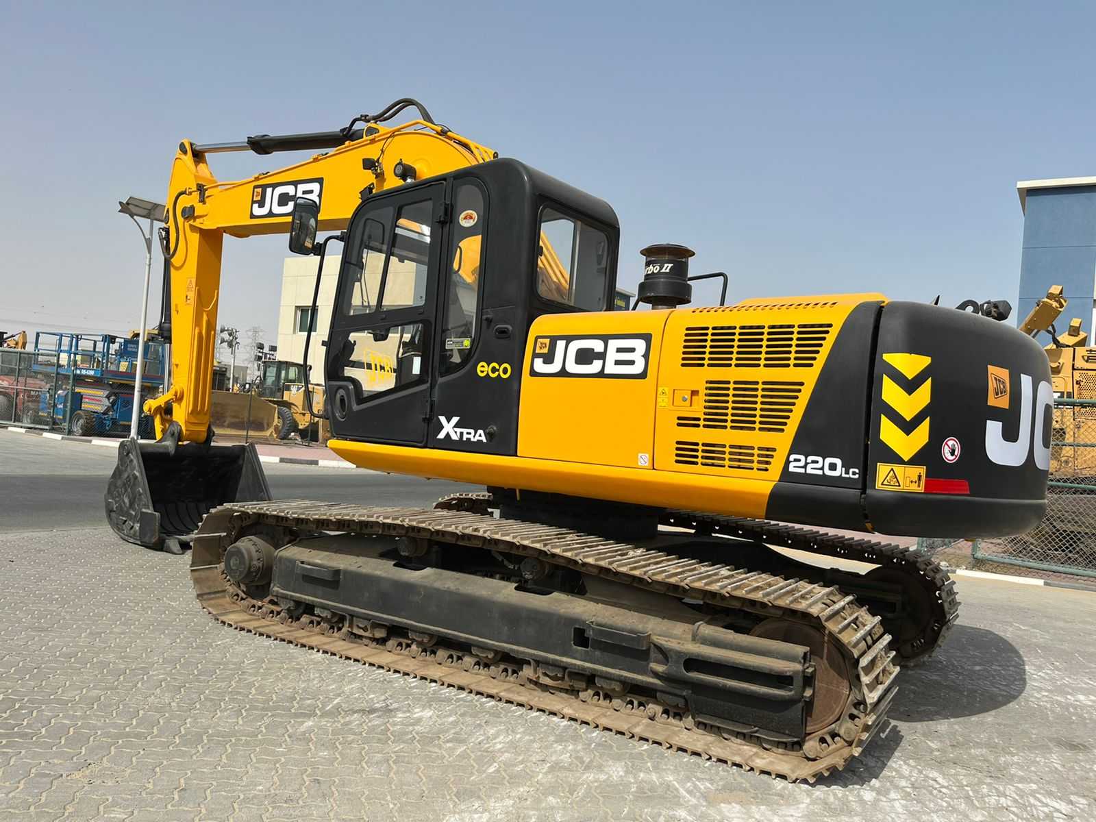 Экскаватор JCB JS220