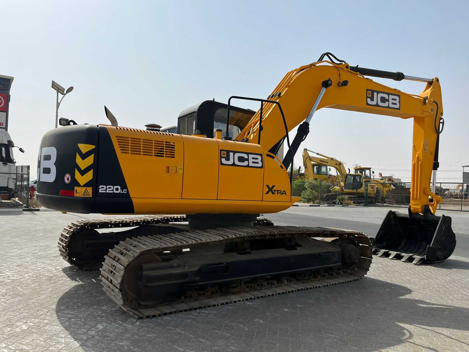 Экскаватор JCB JS220