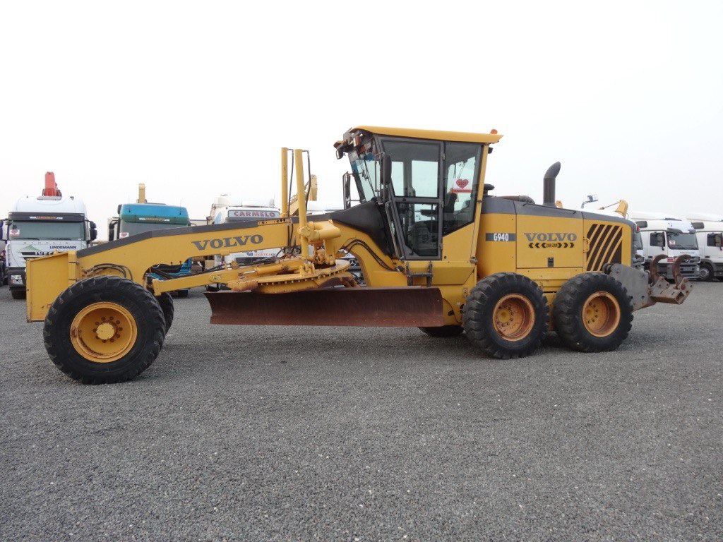Грейдер Volvo G940