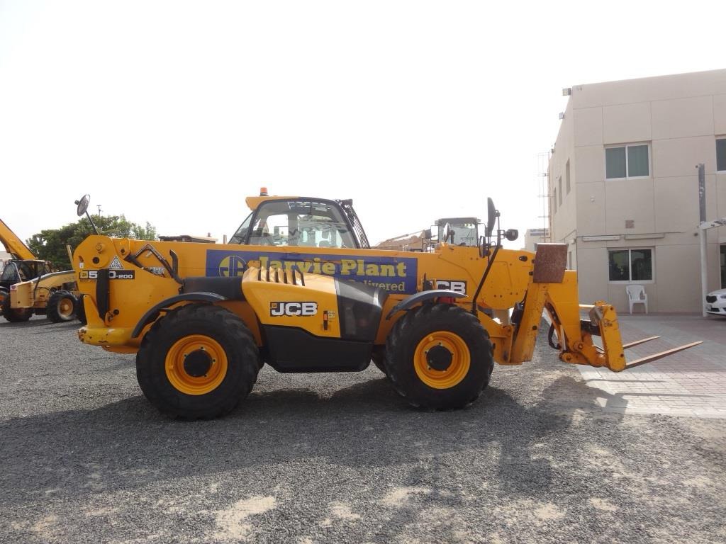 Телескопический погрузчик JCB 540-200