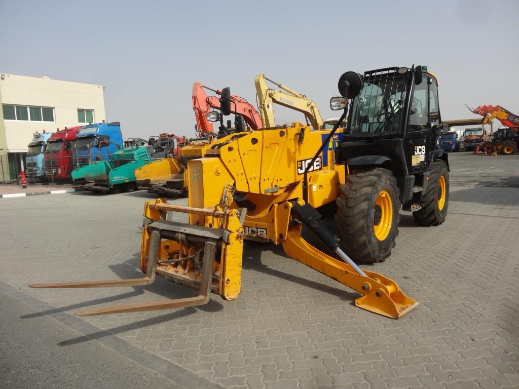 Телескопический погрузчик JCB 540-200