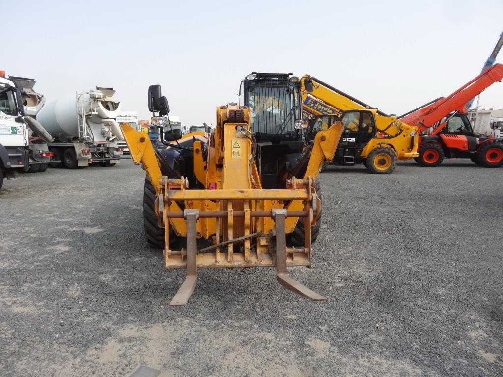 Телескопический погрузчик JCB 540-180