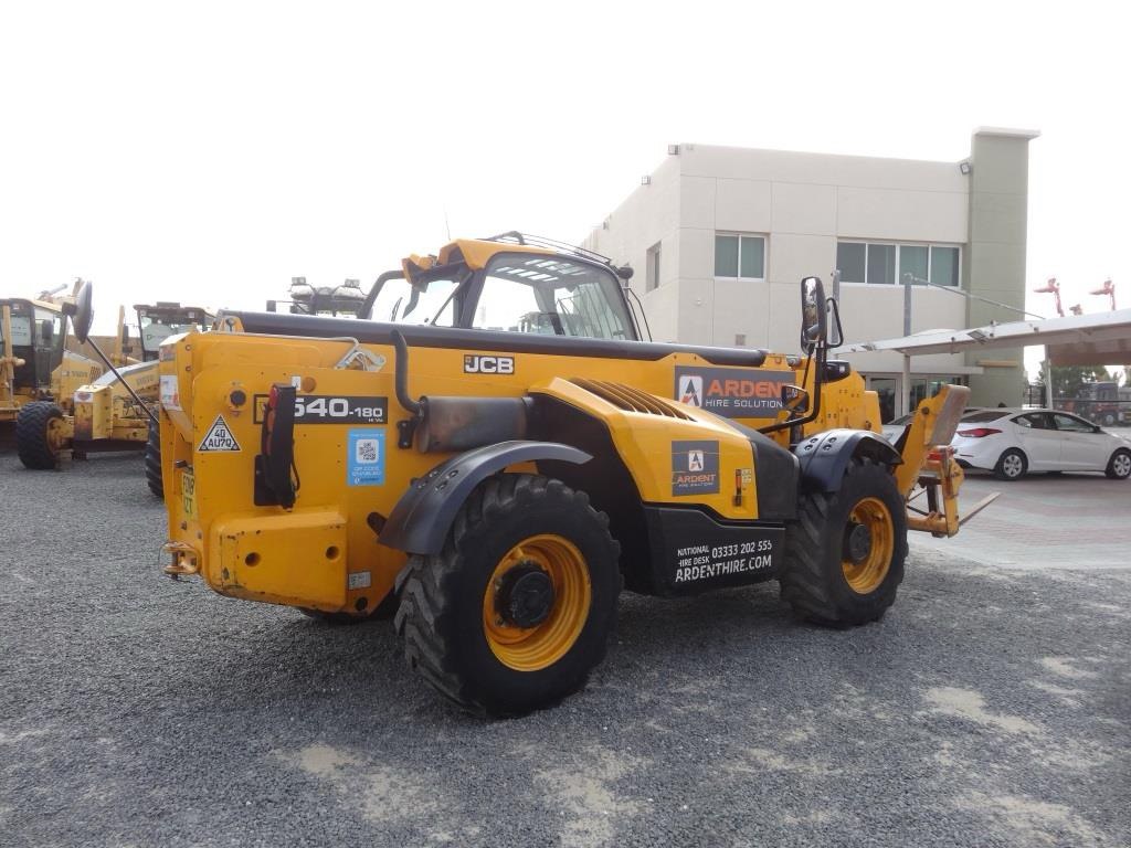 Телескопический погрузчик JCB 540-180
