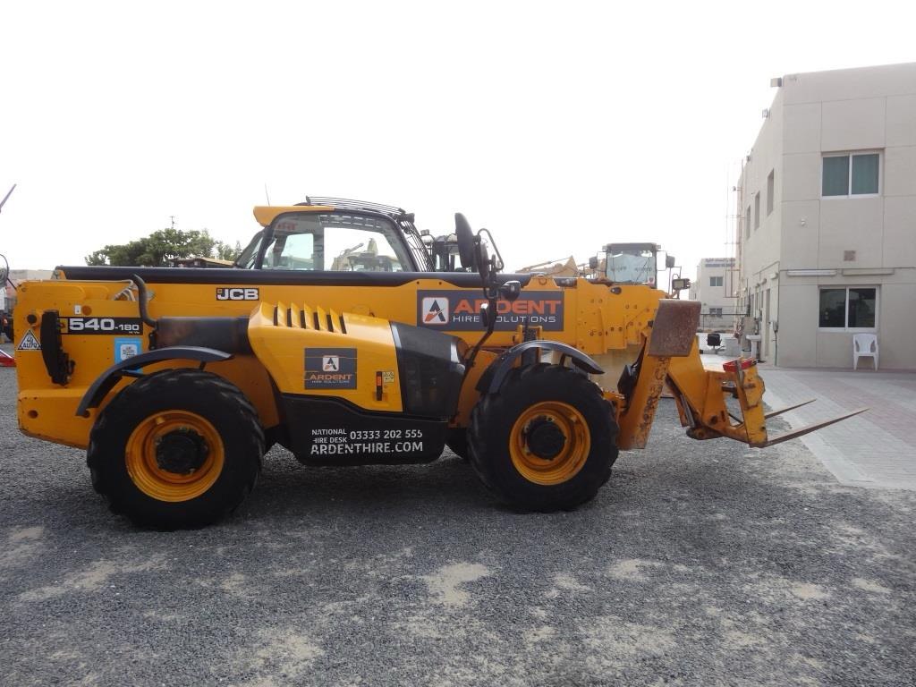 Телескопический погрузчик JCB 540-180