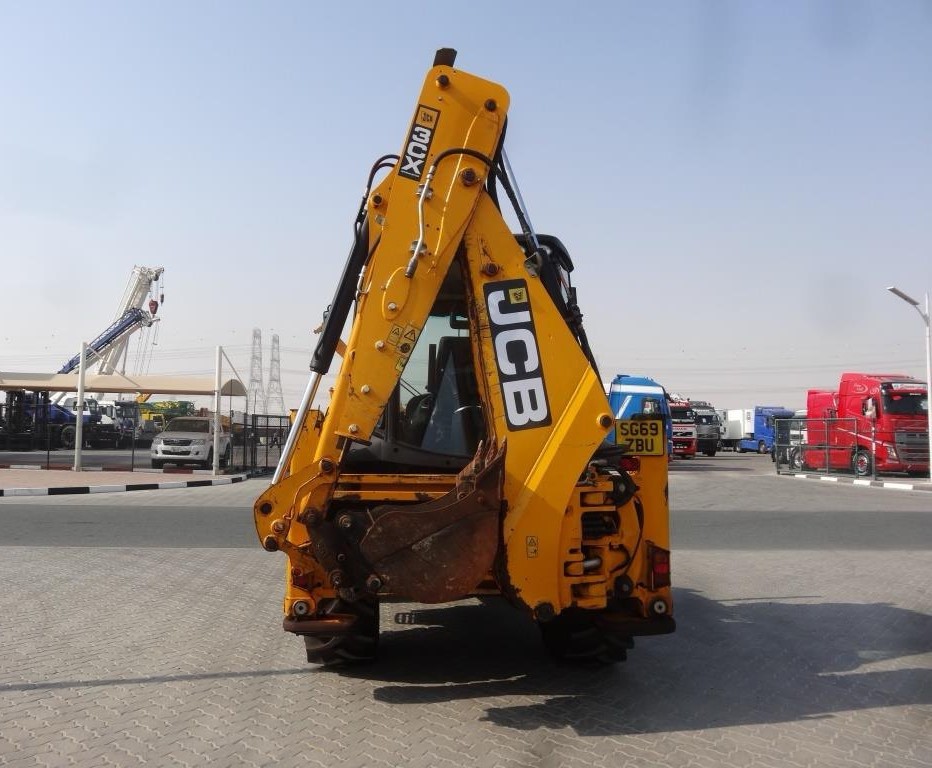 Экскаватор-погрузчик JCB 3CX